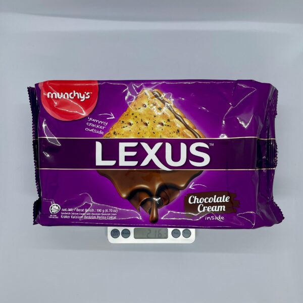 Munchy's Lexus Chocolate Cream Biscuit - Image 3