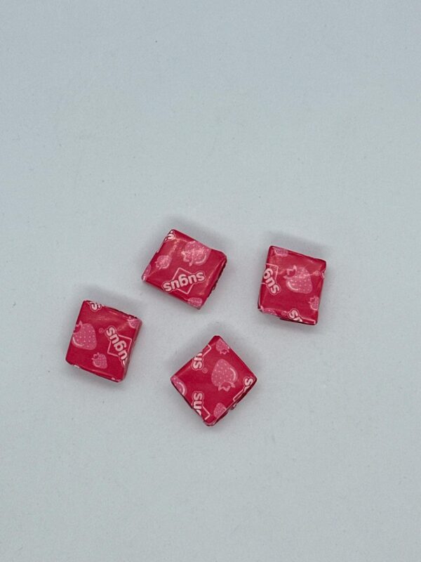Sugus Strawberry Flavour Chewy Candy (10 pcs) - Image 4